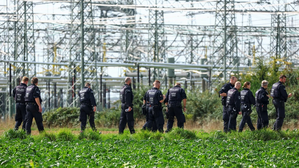 German climate activist wanted for grid sabotage had Doetinchem substation on his hit list — Dutch police say they weren't told