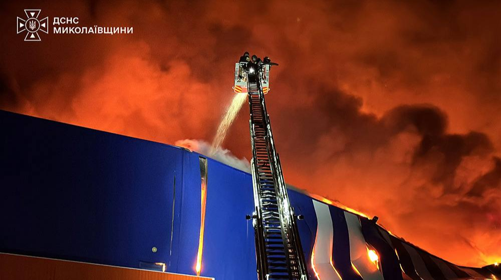 As Zelenskyy’s Airspace Warning Bites, Putin Threatens Retaliation and Shipping Losses Hit 1% of GDP