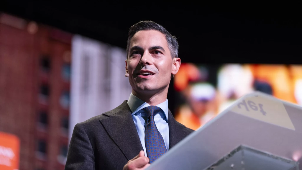 Gaza Protesters Disrupt PM Jetten's D66 Speech: What It Means for Expats in the Netherlands