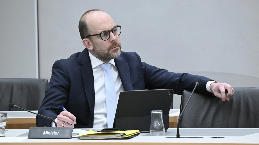 Dutch Safety Board gives minister six months to fix dangerous asylum shelters for children – minister says he can't promise