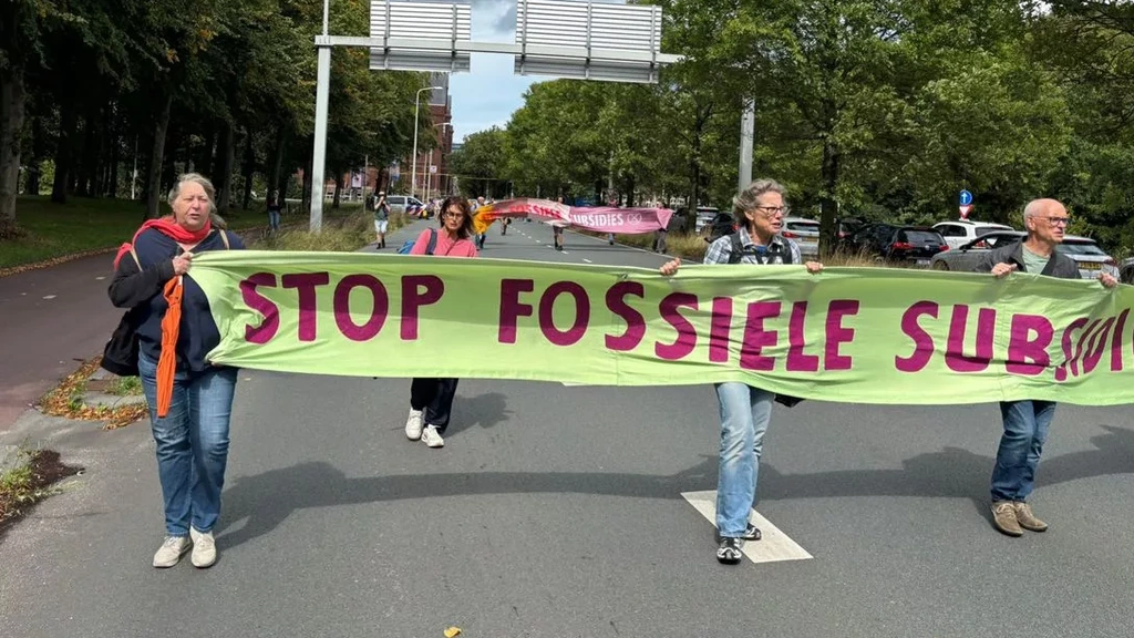 Climate activists face prison demands and new blockade on the A12: what it means for the Netherlands