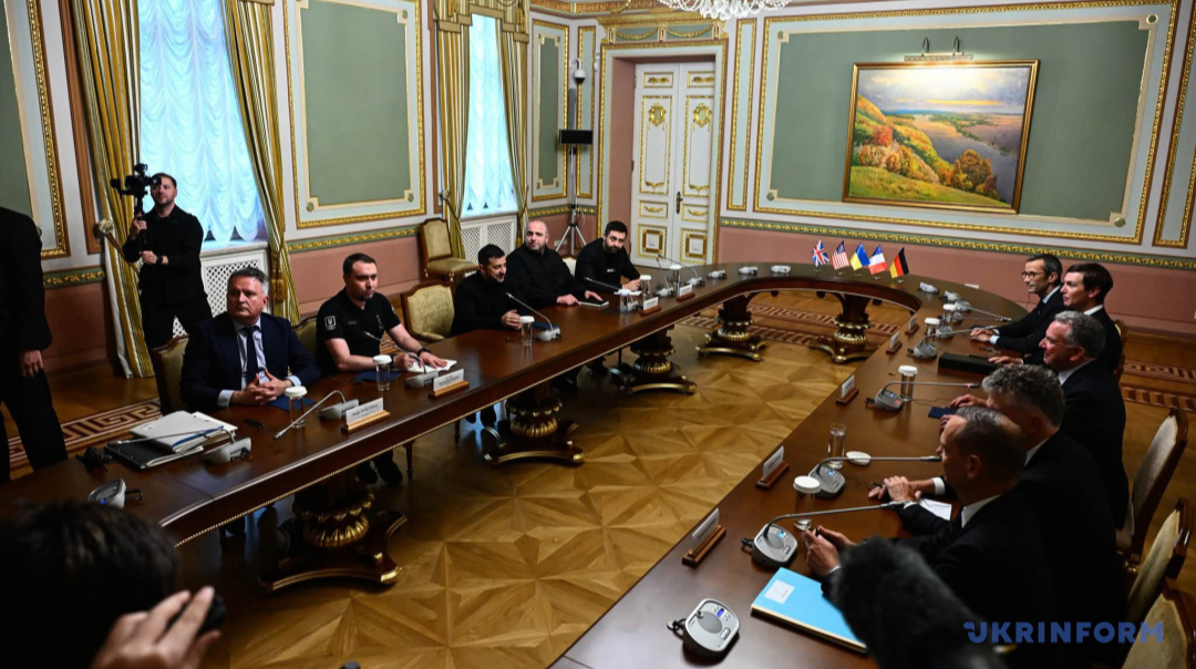 Zelenskyy Reveals Talks with Trump Envoys Covered Winter Package, Territories, Security Guarantees