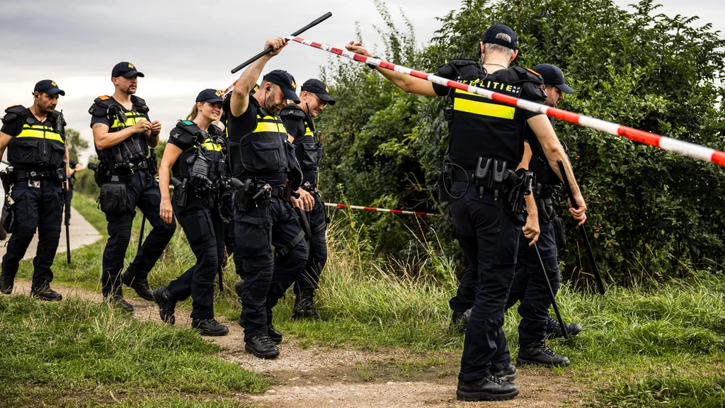 Overasselt attack: 35 arrested, weapons found — what it means for internationals in the Netherlands